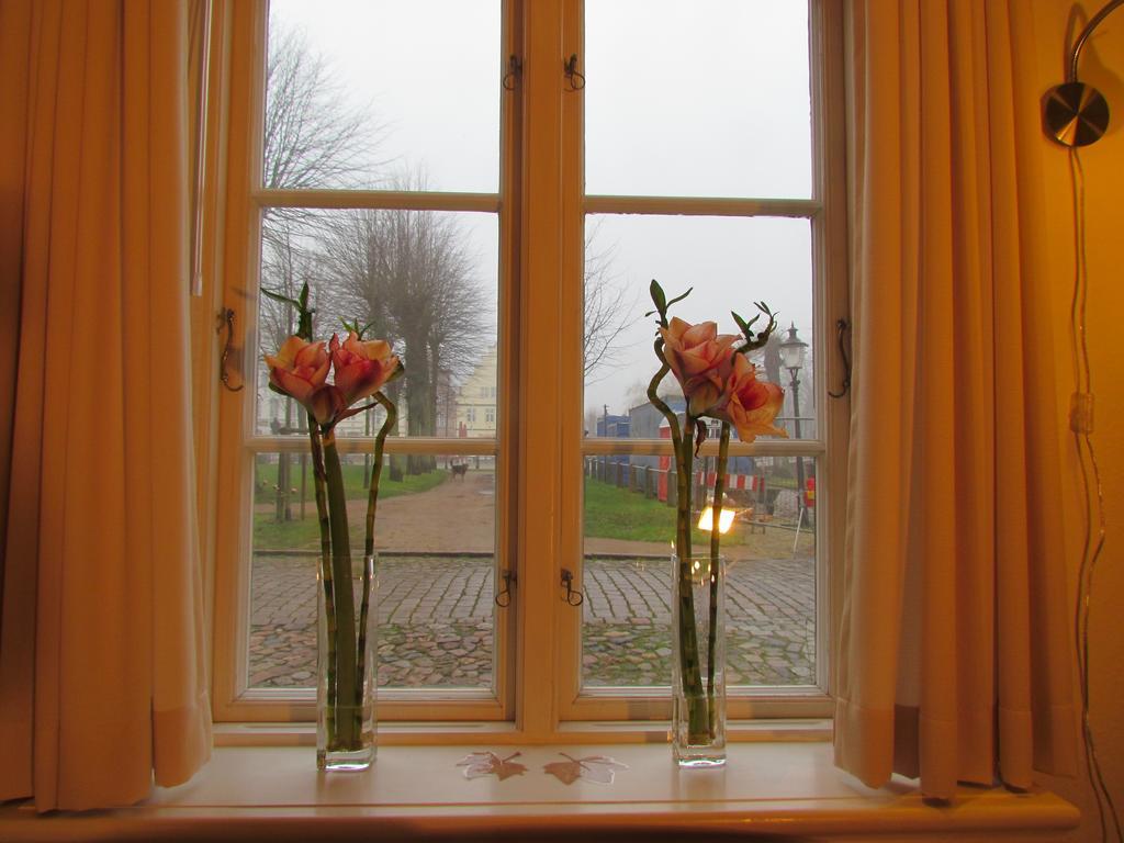 Apartments Im Froschhaus Mit Fruehstueckskuechen Фридрихщат Екстериор снимка